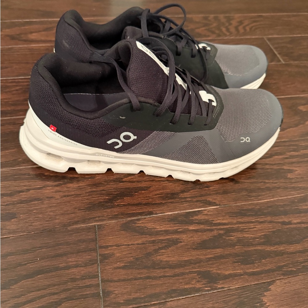 On Cloud Runner Men's Athletic Shoes - Black and Gray
